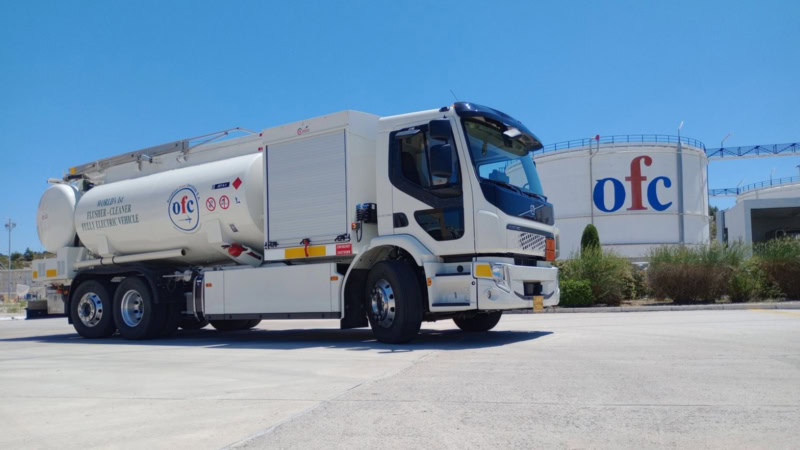 Ηλεκτρικό φορτηγό Volvo FE Flusher/Cleaner στον ΔΑΑ