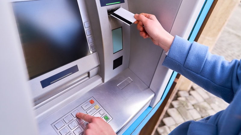 Αλλαγές στις τραπεζικές χρεώσεις ΑΤΜ υπέρ των πολιτών