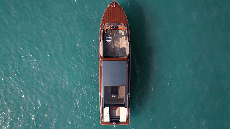 Το ηλεκτρικό θαλάσσιο ταξί Lucietta στα κανάλια της Βενετίας