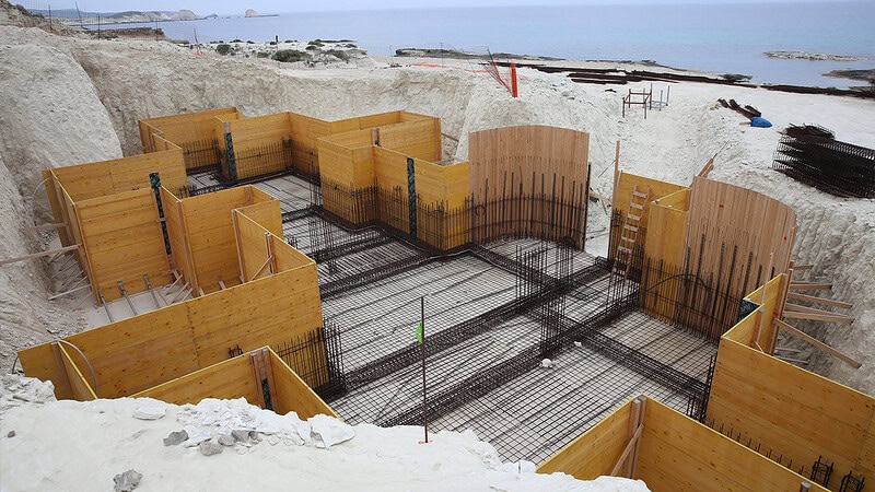 Ανάκληση άδειας πεντάστερου ξενοδοχείου στο Σαρακήνικο Μήλου