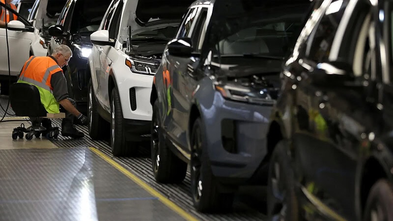 Δάνειο 1,5 δισ. λιρών για στήριξη της Jaguar Land Rover από τη Βρετανία