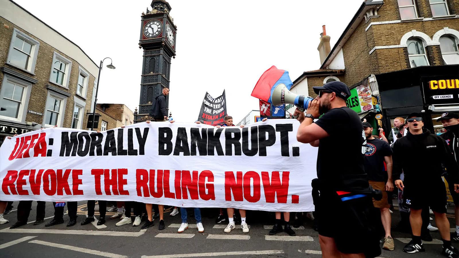 Η UEFA αλλάζει τους κανόνες για την πολυϊδιοκτησία μετά την υπόθεση Πάλας